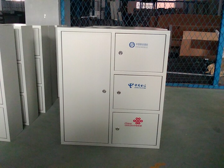 供应72芯 光缆分纤箱 钣金配线箱  光纤分纤箱  分路器箱  楼道箱