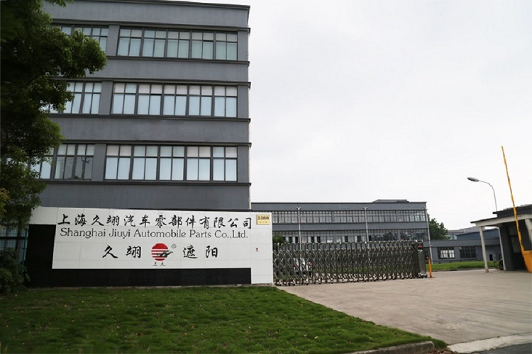 上久遮阳采用特殊安装角定制机车遮阳帘  机车窗帘  机车卷帘