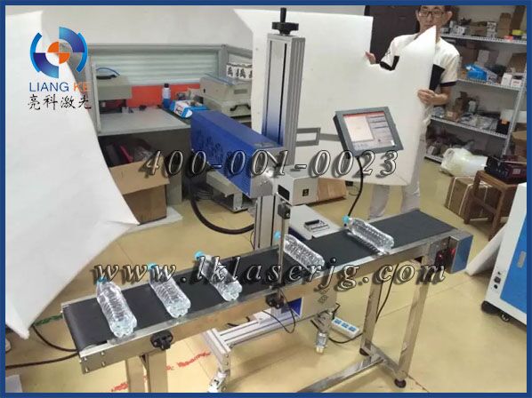 全新激光飞行打码机电缆日期包装飞行喷码机 激光喷码机