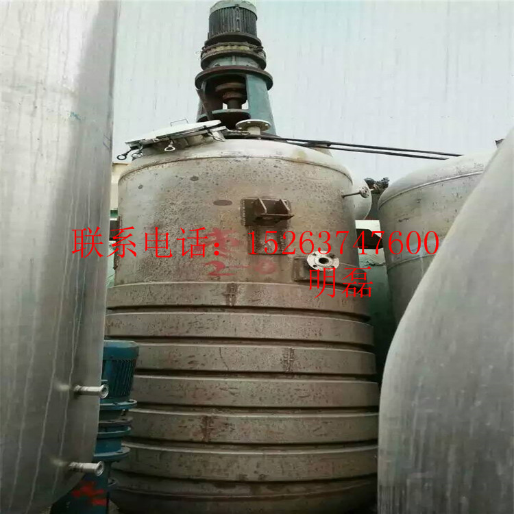 二手2立方不锈发酵罐、二手V型混合机  二手发酵罐  二手混合机