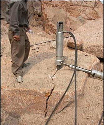 湖北迪戈电动岩石劈裂机 开山分裂枪 柴油液压分裂器