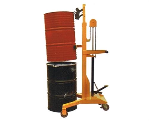 济源夹桶器|买夹桶器到天富机械|叉车夹桶  双鹰嘴夹桶器  叉车专用夹桶器  圆桶夹桶器