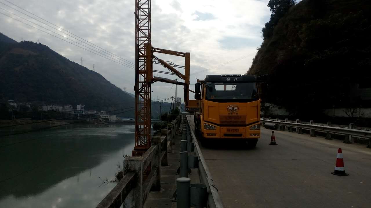 云南西双版纳当地桥梁检测车出租  西双版纳桥梁检测车  云南桥梁检测车  西双版纳桥检车