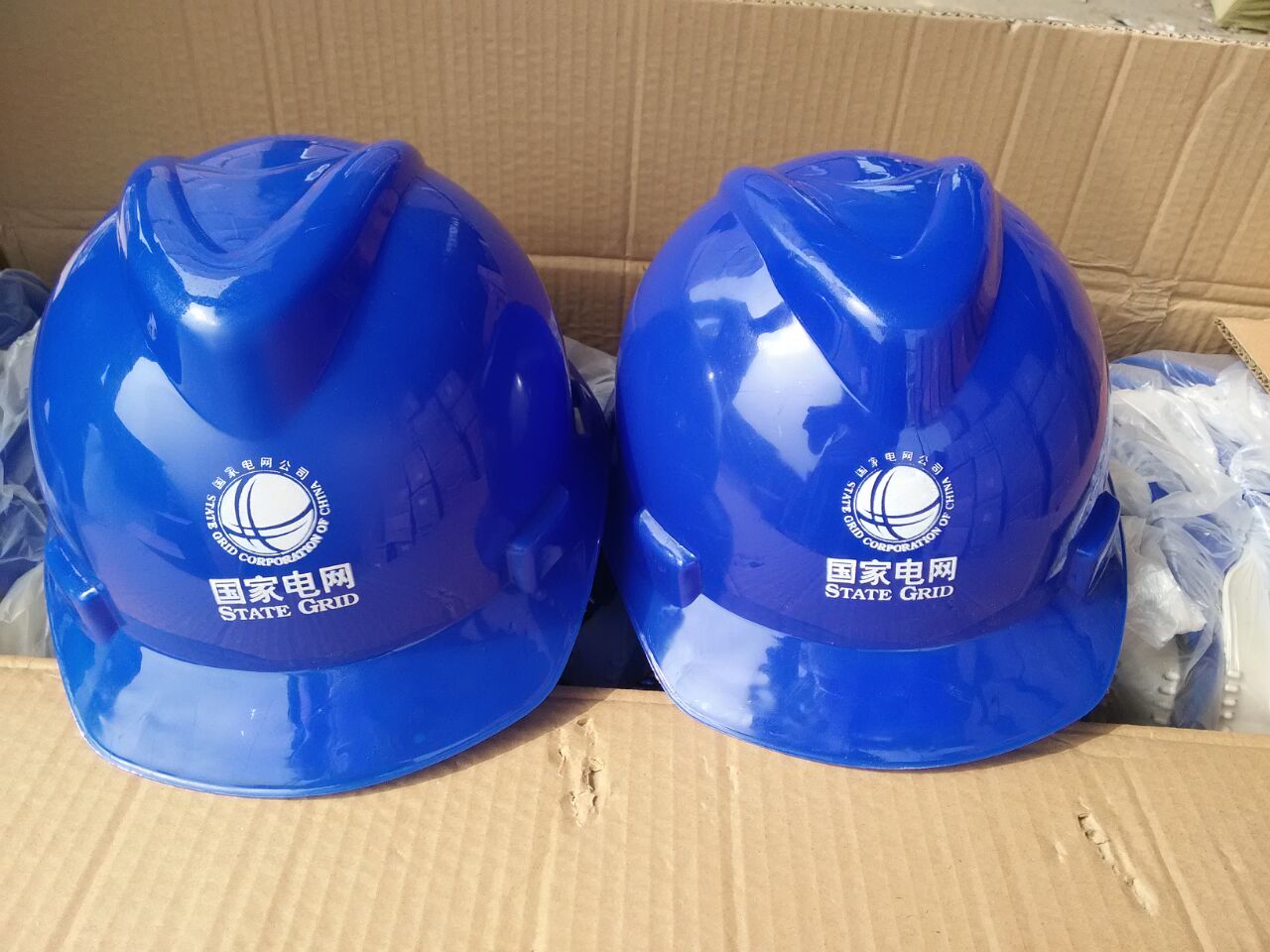 供应建筑施工高空作业安全帽 玻璃钢安全帽价格&nbsp;&nbsp;建筑施工安全帽