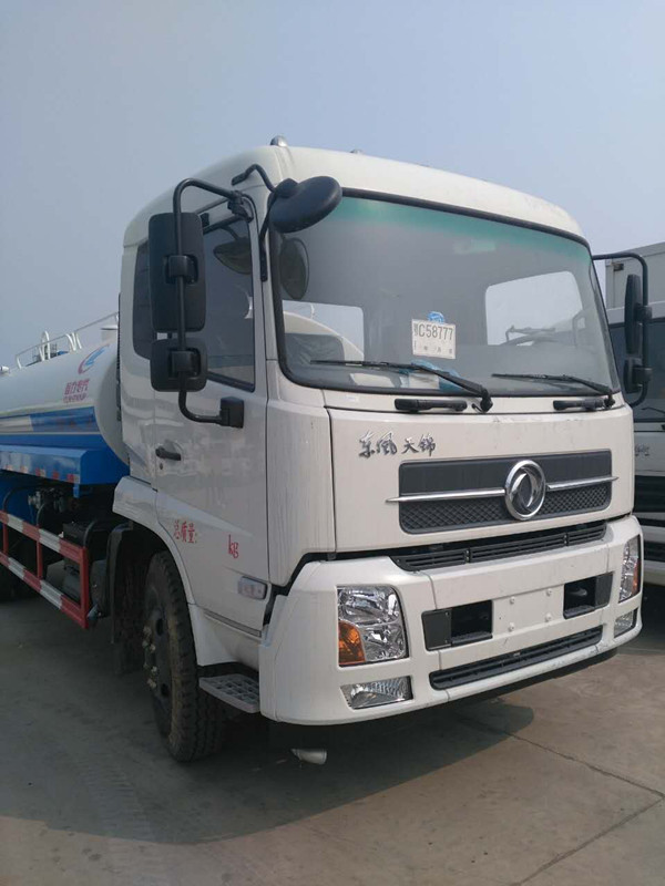 山西省晋城市城东风洒水车