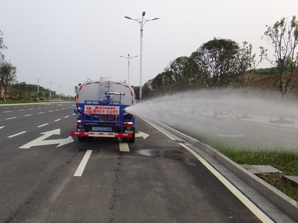 山西省晋城市城东风洒水车