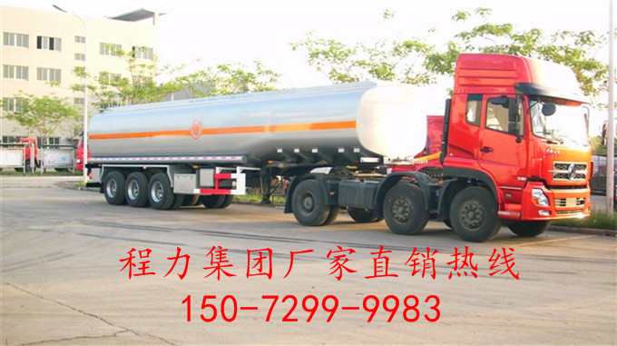 欧曼小三轴运油车厂家直销三桥油罐车厂家电话  半挂油罐车  三桥运油车  三轴油槽车