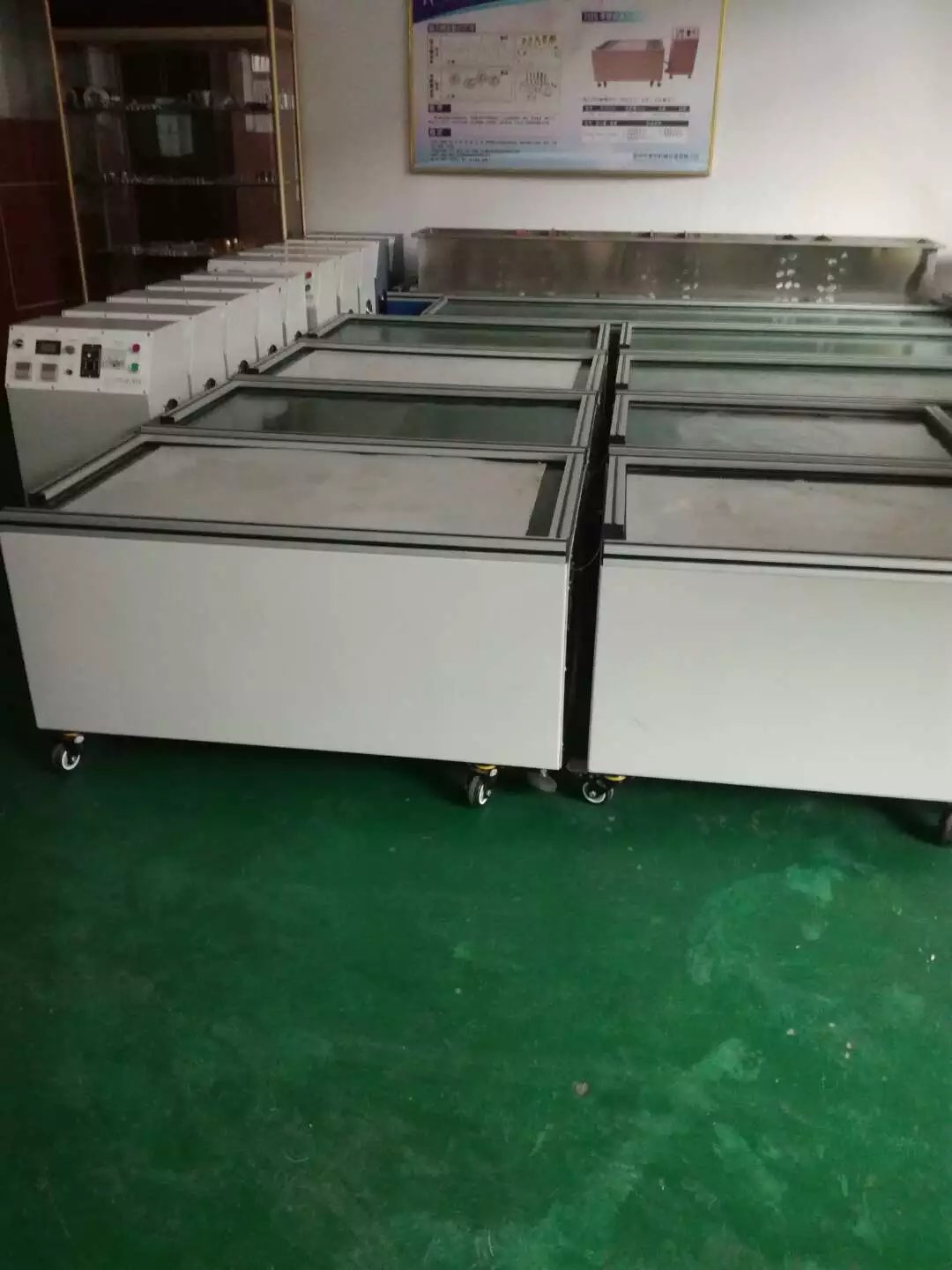 烟台全自动数控磁力抛光机供应全国售后服务&nbsp;&nbsp;去毛刺机&nbsp;&nbsp;震动研磨机