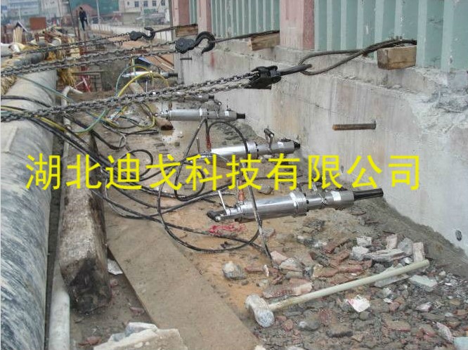 钢筋混凝土结构破碎怎么快速分裂钢筋与混凝土 钢筋混凝土破碎 液压劈裂机 免爆破开采机