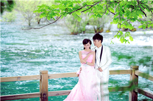 九寨沟婚纱照价位——浪漫之旅九寨沟婚纱摄  九寨沟婚纱摄影  九寨沟婚纱摄影哪家好  九寨沟婚纱摄影团购