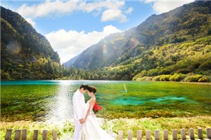 九寨沟婚纱照价位 四川服务好的九寨沟婚纱  九寨沟婚纱摄影  九寨沟婚纱摄影哪家好  九寨沟婚纱摄影团购