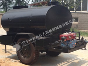 山东销量好的拖式沥青洒布车_小型沥青洒布&nbsp;&nbsp;拖式保温沥青洒布车&nbsp;&nbsp;沥青洒布车厂家