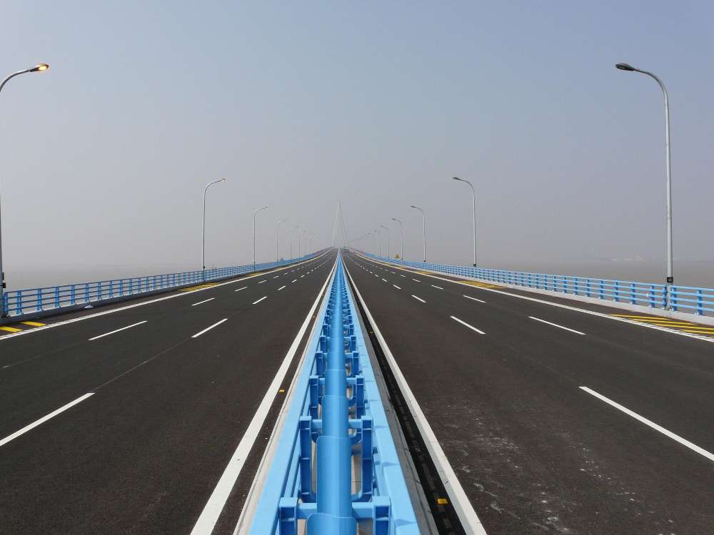 毕节道路划线的具体施工要求及热熔标线涂料销售  毕节停车场划线  毕节环氧地坪