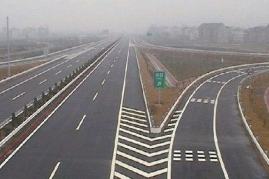 毕节停车场划线施工及道路划线施工  毕节道路划线  毕节热熔标线涂料