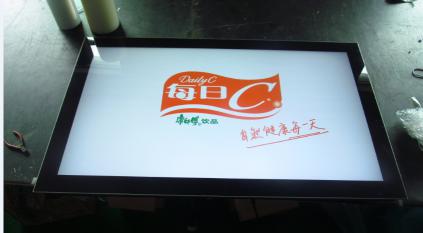 玖今久 32寸壁挂式直角款广告机 高清液晶广告机  电梯广告机  生产广告机  视频广告机