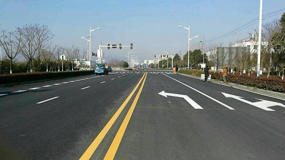 南京热熔道路交通标线划线 南京达尊交通工程有限公司  南京道路标线  南京交通划线  南京道路划线