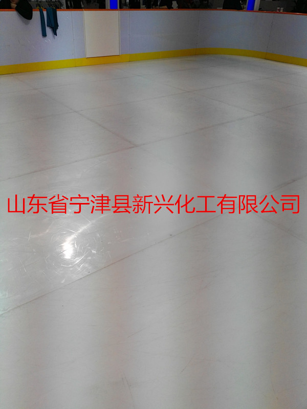 吉林地区仿真冰板 移动冰场及围栏配套设施