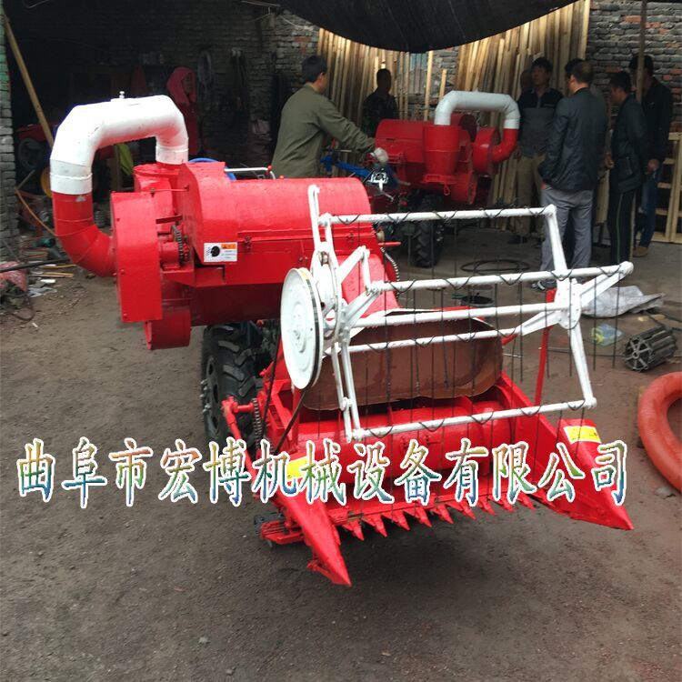 小麦联合收割机 收割脱粒一体机 谷子收获机