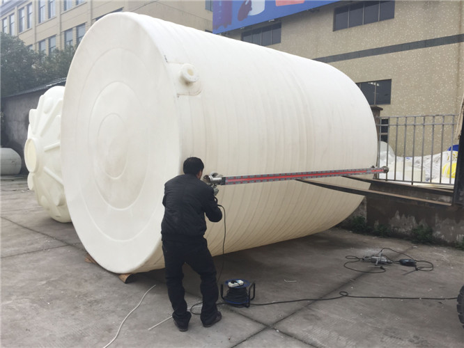 云南昆明5立方滚塑一次成型水箱直销便宜甩卖进行中