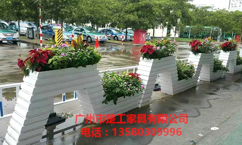 市政道路隔离花箱 PVC微发泡花箱 塑木景观花槽  PVC隔离花箱  PVC花箱