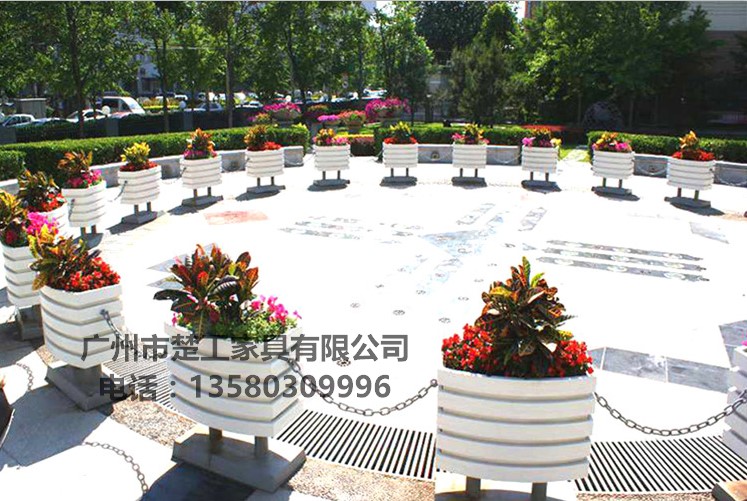 市政道路隔离花箱 PVC微发泡花箱 塑木景观花槽  PVC隔离花箱  PVC花箱