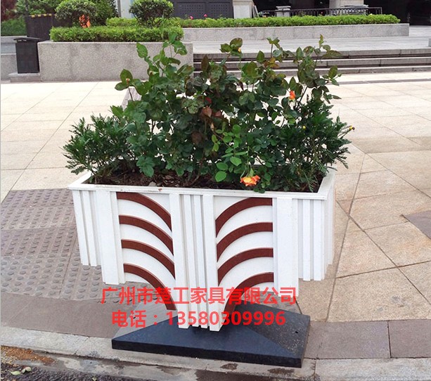 厂家PVC道路组合花箱 微发泡板材花箱 市政隔离花箱  PVC组合花箱  户外塑木花箱