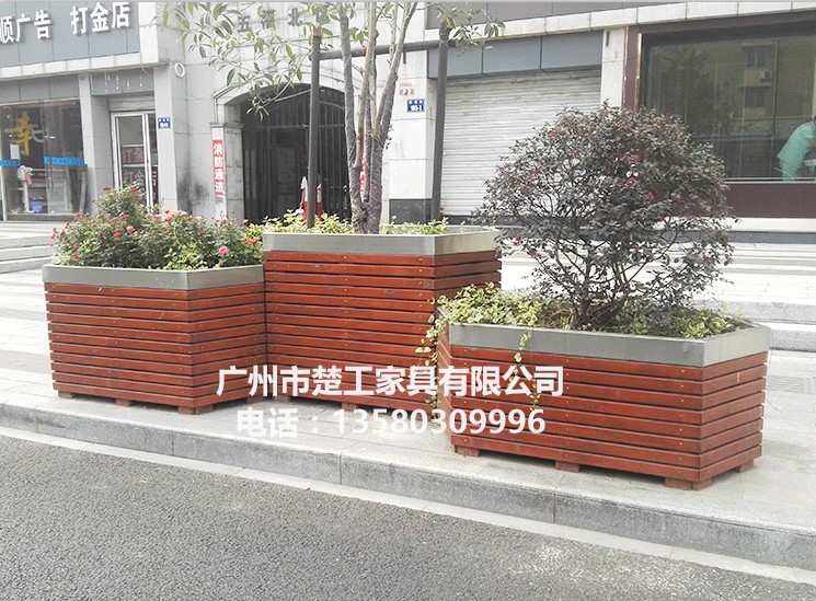 厂家PVC道路组合花箱 微发泡板材花箱 市政隔离花箱  PVC组合花箱  户外塑木花箱