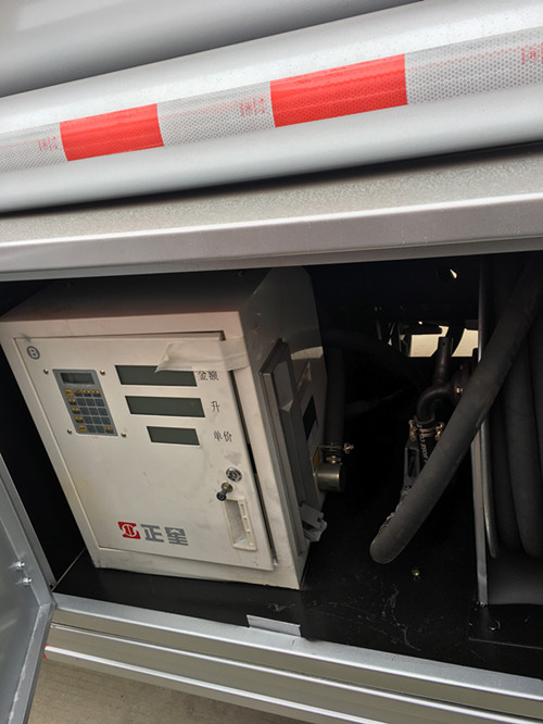 东风天锦3吨运油车厂家直销&nbsp;&nbsp;国五运油车&nbsp;&nbsp;小型加油车&nbsp;&nbsp;槽罐车