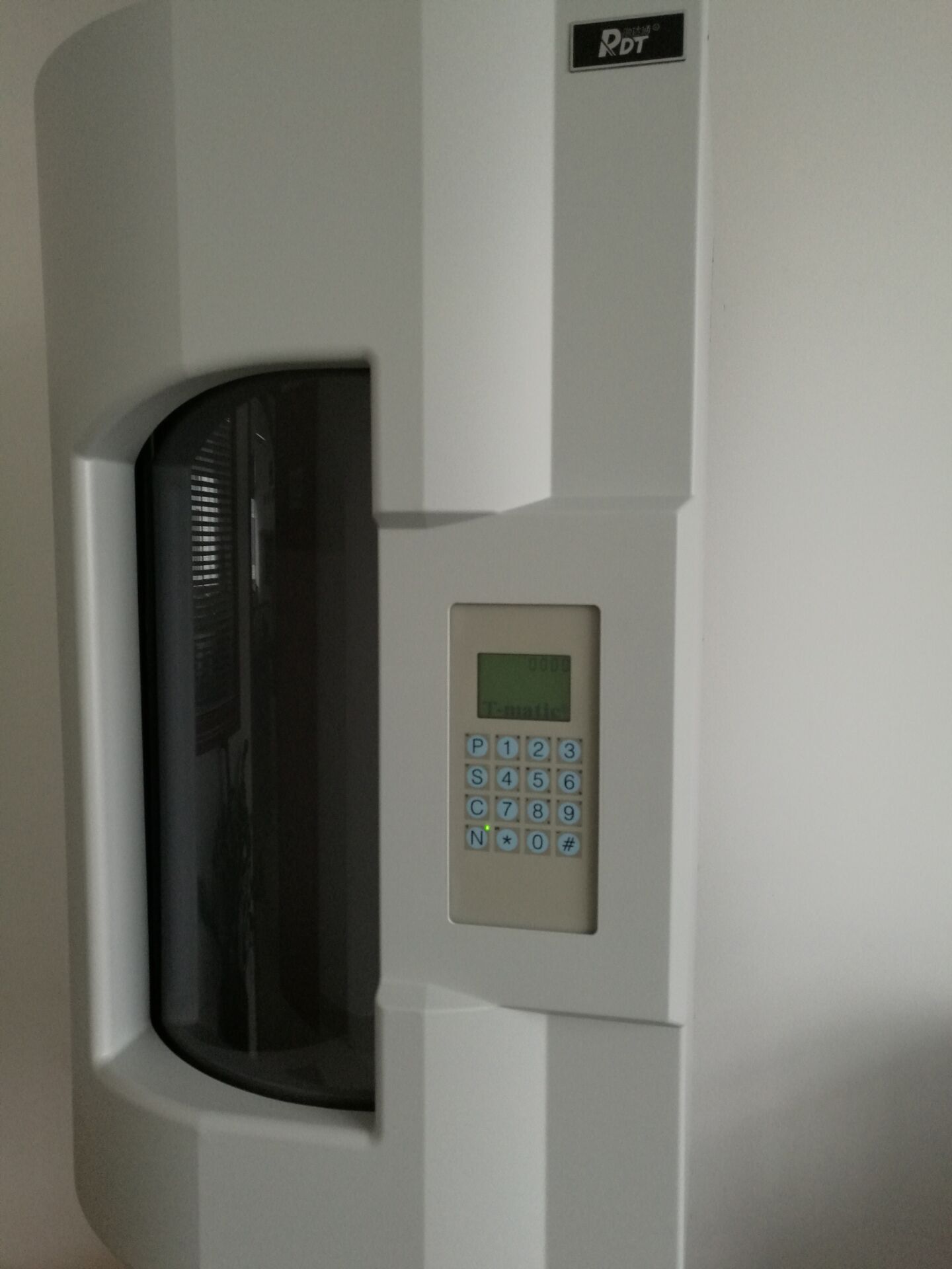 商用数字标牌RDT-330  液晶广告机  落地式广告机  壁挂式广告机