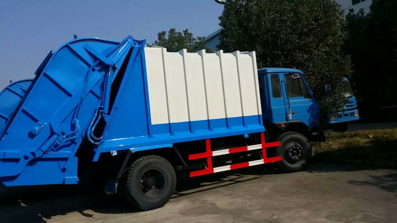 河南厂家直销挂桶 勾臂 压缩 三轮垃圾车  二手垃圾车