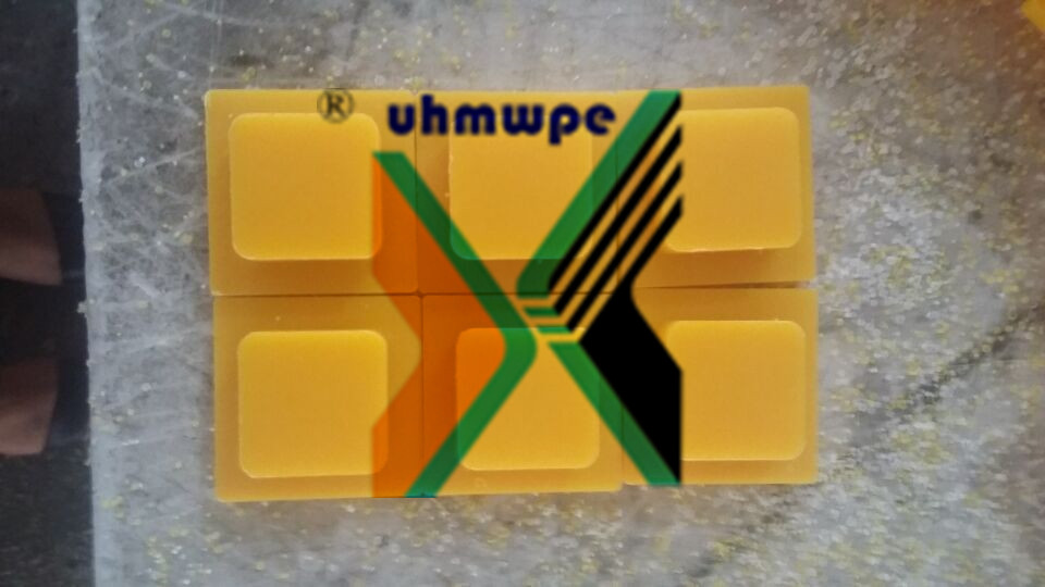 UHWM-PE耐磨块/耐磨条 山东新兴化工实力生产&nbsp;&nbsp;耐腐蚀聚乙烯条&nbsp;&nbsp;耐磨聚乙烯块