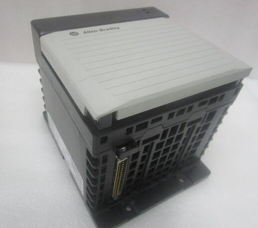 罗克韦尔 1756-OB32 10-31VDC 32点输出模块，36针 ControlLogix系统模块