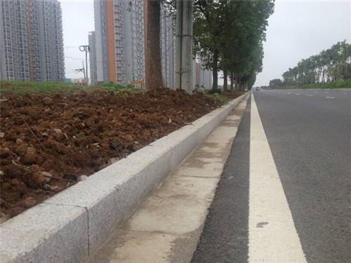 路沿石_北方石材_五莲红路沿石  五莲红路沿石批发  广场铺路路沿石批