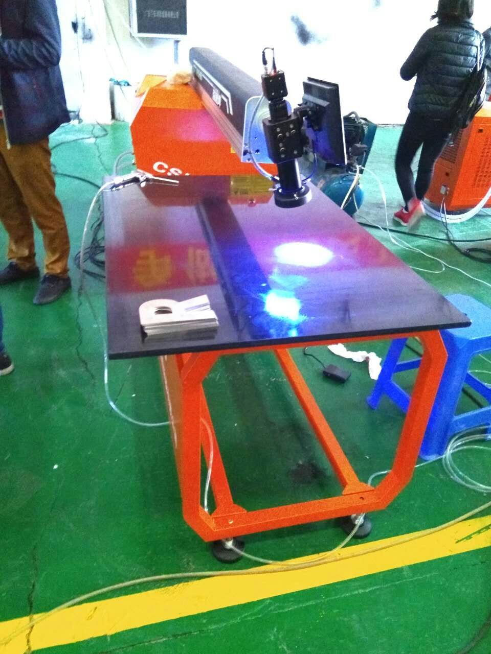 LED广告字安装东莞有提供 |显示屏高 发光字高空作业 显示屏高空安装