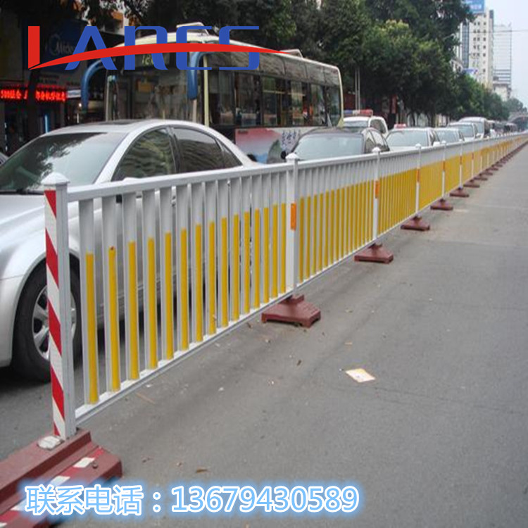 甘肃平凉市市政道路护栏厂家  道路隔离