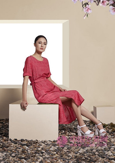 独创新颖的纽方女装_【厂家推荐】专业的纽  品牌折扣  石井女装