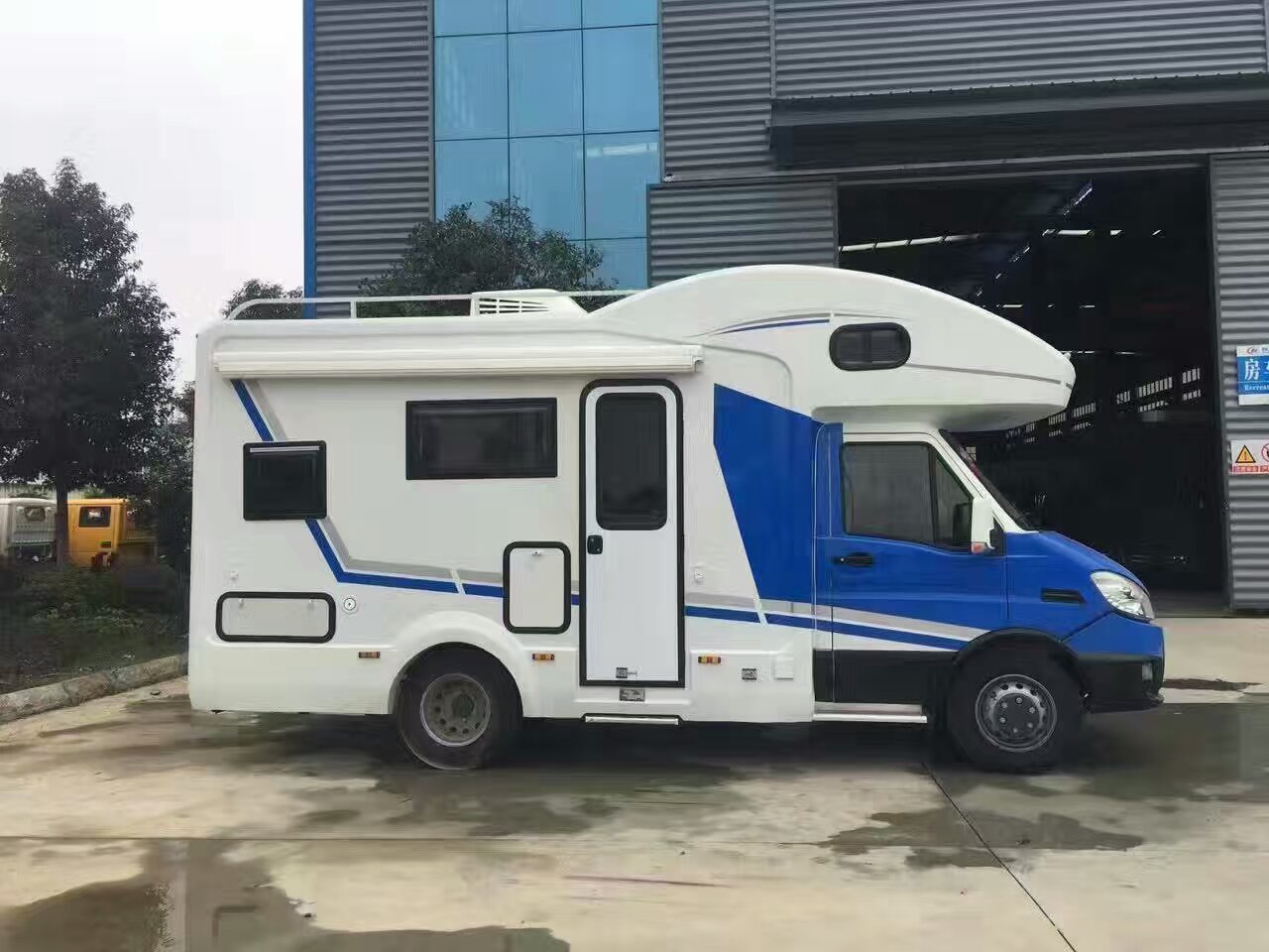 麻雀虽小，五脏俱全  依维柯  房车  商务车