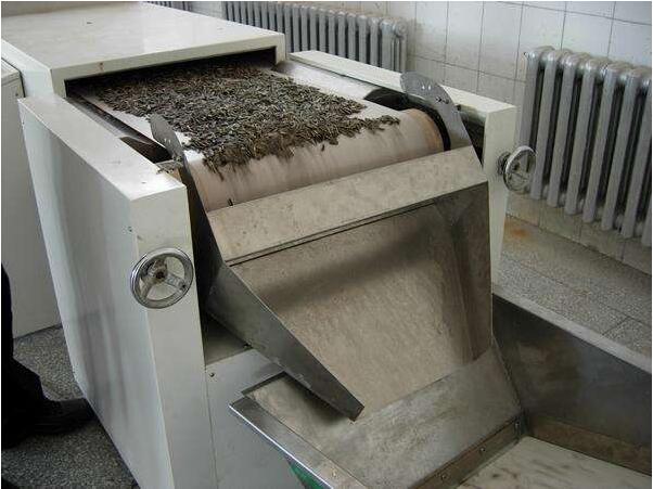 中草药烘干机 微波中草药二次烘干杀虫卵设备 中草药烘干设备 微波烘干设备
