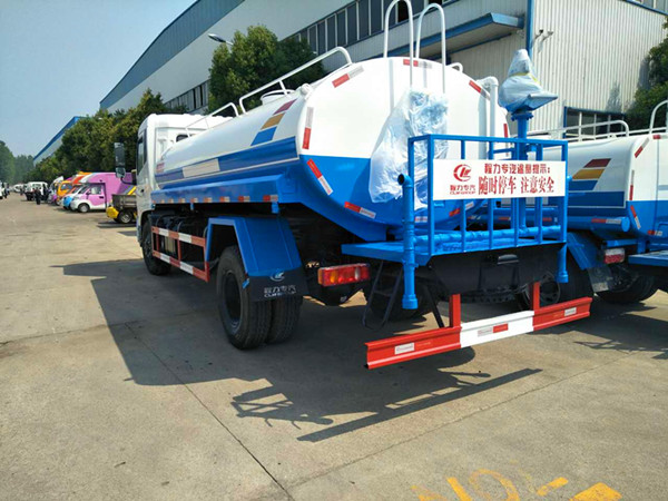 8吨垃圾车多少钱一台&nbsp;&nbsp;压缩垃圾车&nbsp;&nbsp;勾臂垃圾车&nbsp;&nbsp;挂筒垃圾车