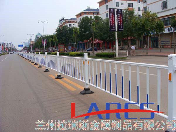 天水市市政道路护栏多少钱一米  城市护栏  隔离护栏