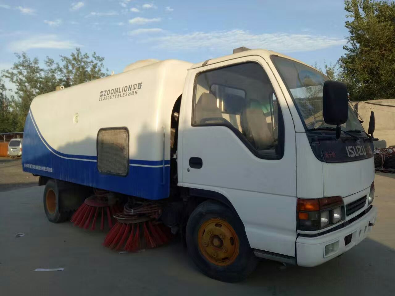 嘉力环卫厂供 道路清扫车厂家价钱  吸尘车  吸尘清扫车