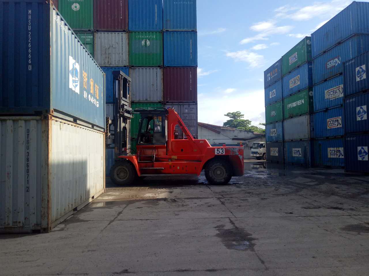 集装箱堆垛重型30吨叉车32吨叉车35吨叉车36吨叉车  集装箱30吨叉车  集装箱35吨叉车  集装箱36吨叉车