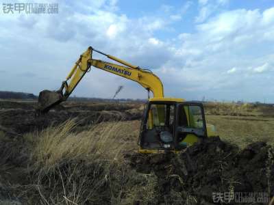 乐山鸿达挖掘机马边龙工小松挖掘机招聘  马边小松挖掘机招聘  乐山鸿达挖掘机出租  乐山加藤挖机租赁