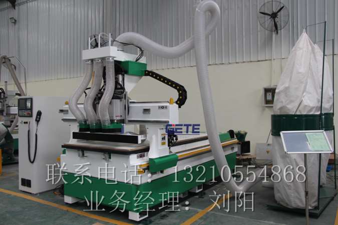 橱柜数控开料机 M4型号&nbsp;&nbsp;家具生产流水线&nbsp;&nbsp;木工开料机