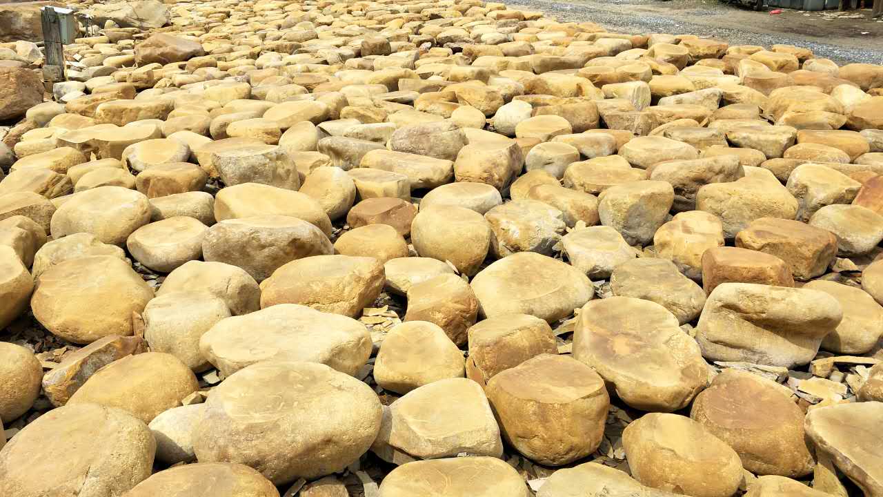 汕头花园点缀石,汕头园林黄腊石,汕头园林假山石