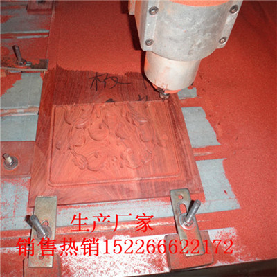 数控木工寿材雕刻机迷彩发光字雕刻机厂家
