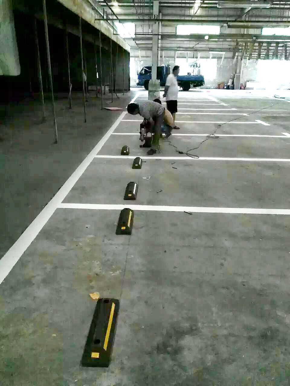 交通设施工程/道路专业划车位线/深圳停车场热熔涂料 东莞道路划线 福田小区车位划线 龙岗划线厂家