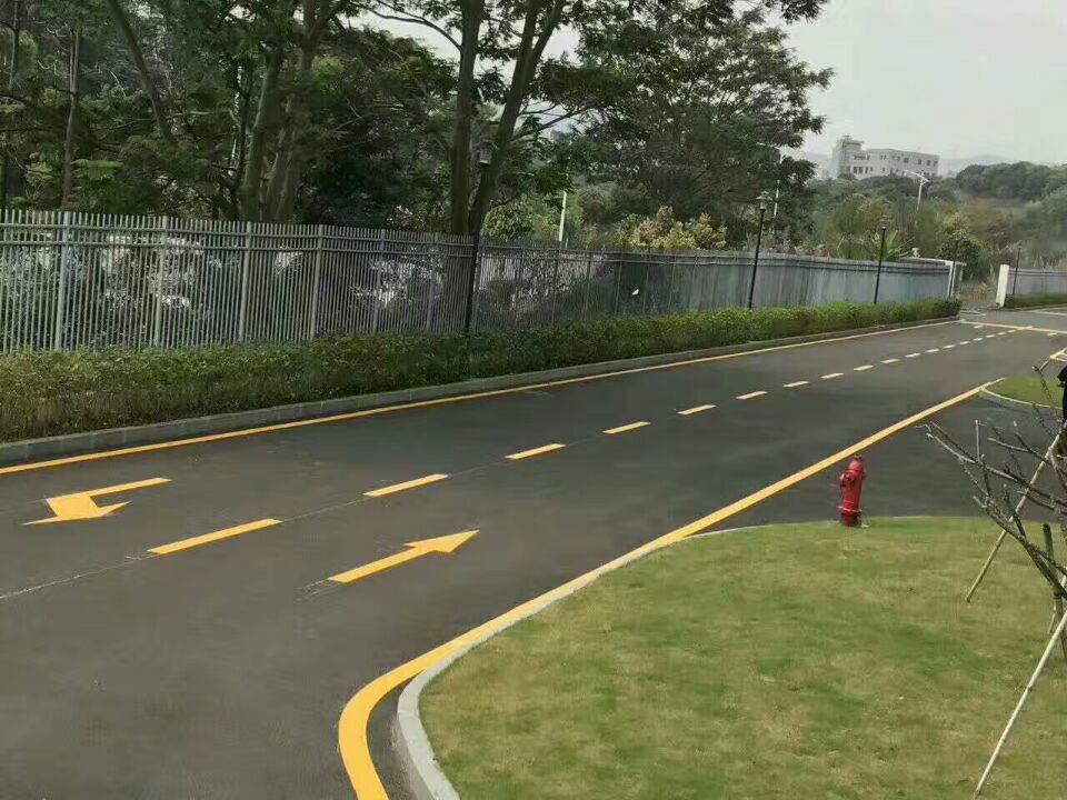 光明新区道路划线 观澜道路划线 蛇口道路划线  橡胶定位器  路锥  水马厂家