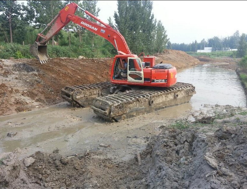 四川资阳河道清淤挖掘机出租多少钱