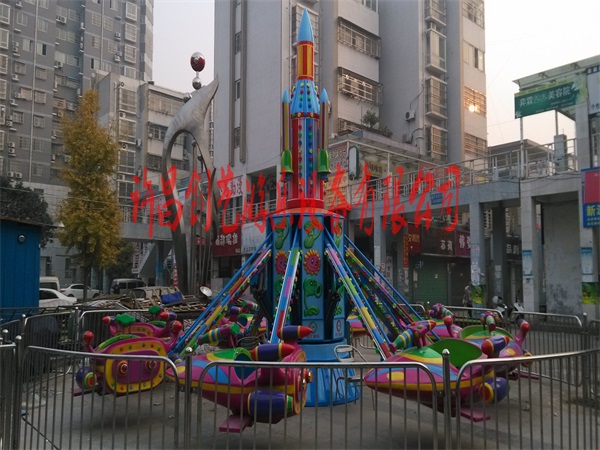 创艺自控飞机游乐设备公园必玩的游乐设备火爆热销中&nbsp;&nbsp;自控飞机游乐设备厂家&nbsp;&nbsp;自控飞机设备价格&nbsp;&nbsp;公园自控飞机